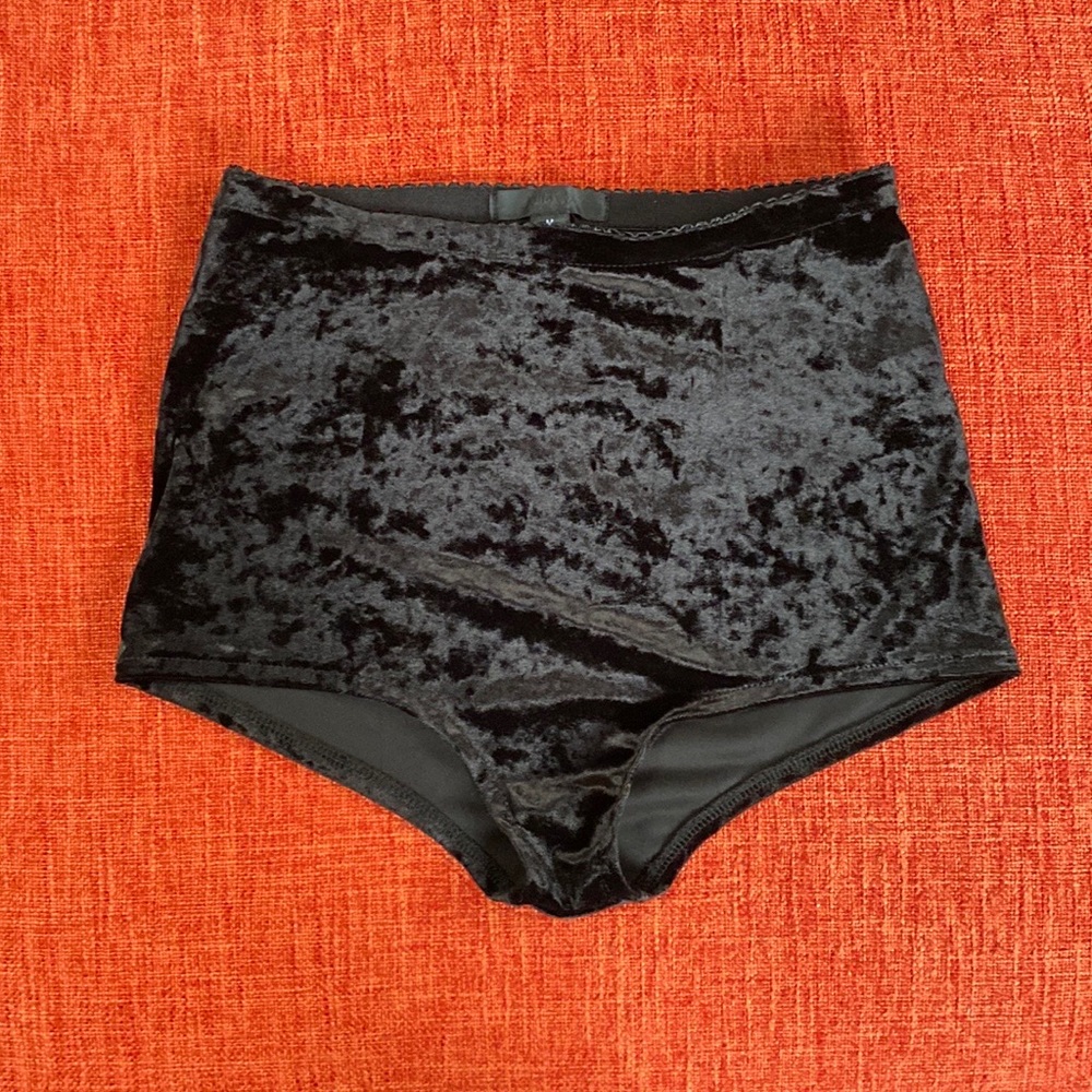 RARE WIDOW Black Velvet Gothic Goth Tap Boy Hot Pants Shorts